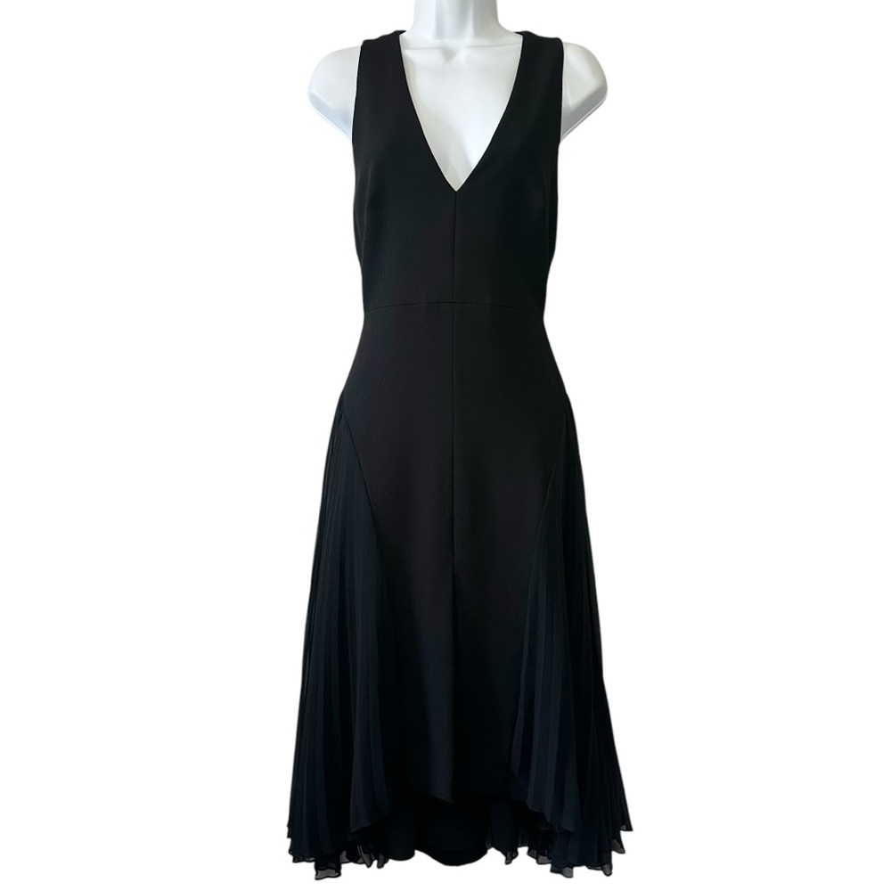 Halston Heritage Black Deep V-Neck Pleated Skirt Panel Cocktail Dress- Size 2